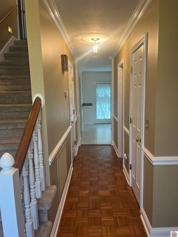 452 Tudor Blvd, Paducah, KY 42003