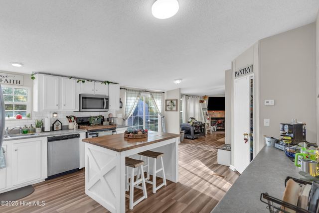 406 King Arthur Drive, Whiteville, NC 28472