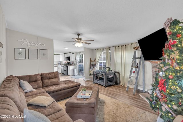 406 King Arthur Drive, Whiteville, NC 28472