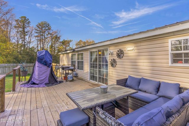 406 King Arthur Drive, Whiteville, NC 28472