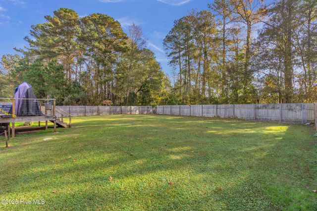 406 King Arthur Drive, Whiteville, NC 28472