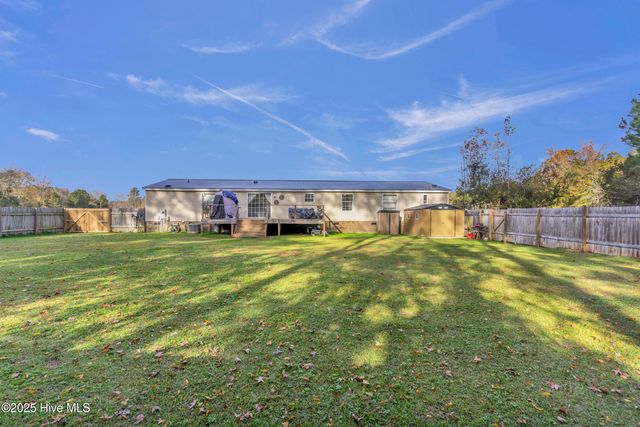 406 King Arthur Drive, Whiteville, NC 28472