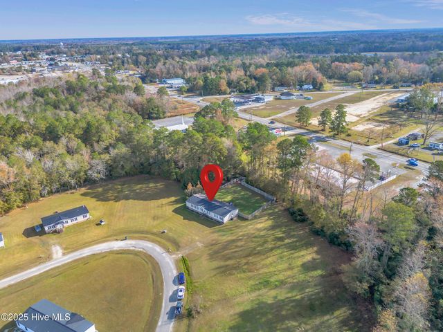 406 King Arthur Drive, Whiteville, NC 28472