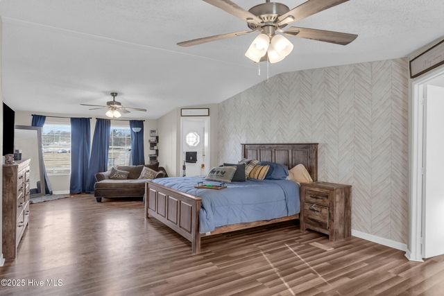 406 King Arthur Drive, Whiteville, NC 28472