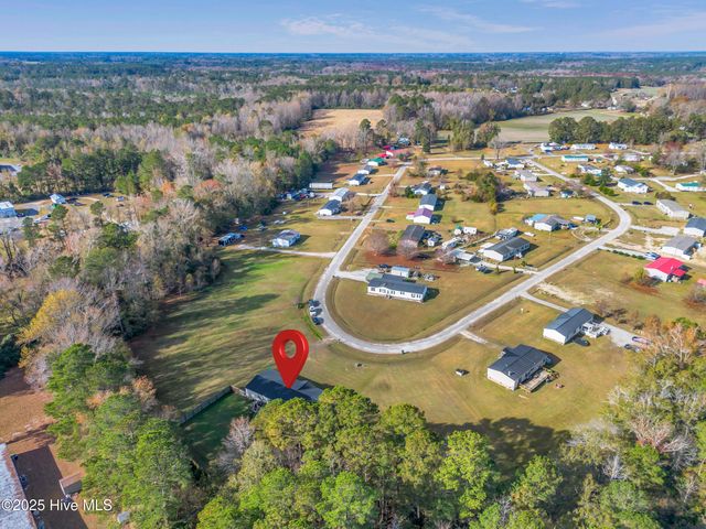406 King Arthur Drive, Whiteville, NC 28472