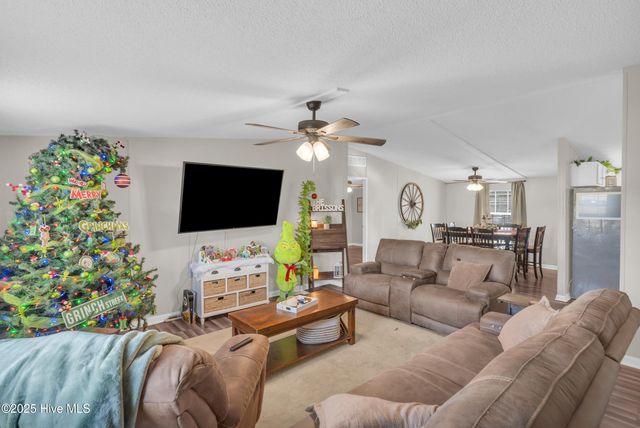 406 King Arthur Drive, Whiteville, NC 28472