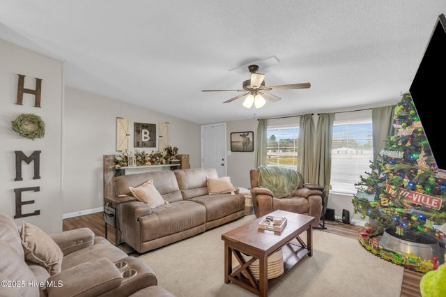 406 King Arthur Drive, Whiteville, NC 28472