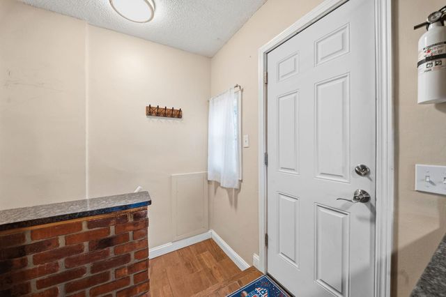 471 White Bear Avenue N, Saint Paul, MN 55106