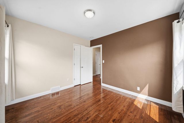 471 White Bear Avenue N, Saint Paul, MN 55106