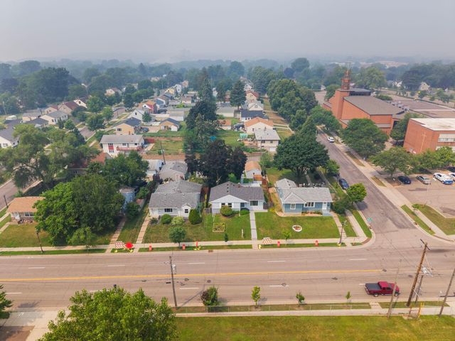 471 White Bear Avenue N, Saint Paul, MN 55106