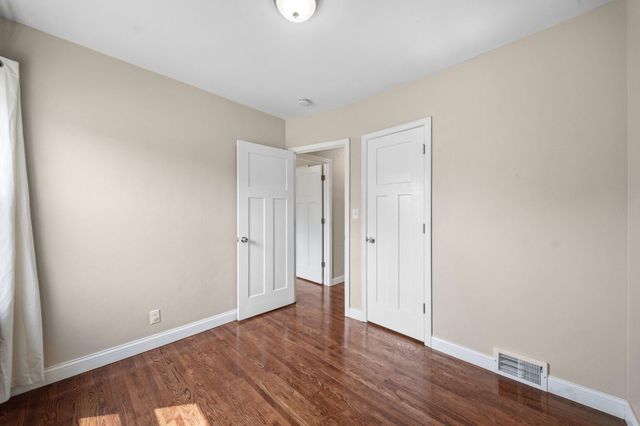 471 White Bear Avenue N, Saint Paul, MN 55106