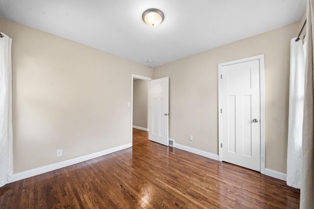 471 White Bear Avenue N, Saint Paul, MN 55106