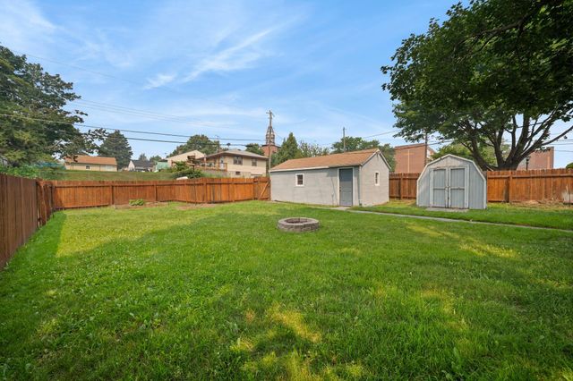 471 White Bear Avenue N, Saint Paul, MN 55106
