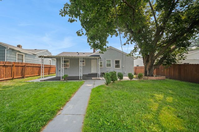 471 White Bear Avenue N, Saint Paul, MN 55106
