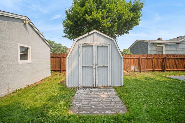 471 White Bear Avenue N, Saint Paul, MN 55106