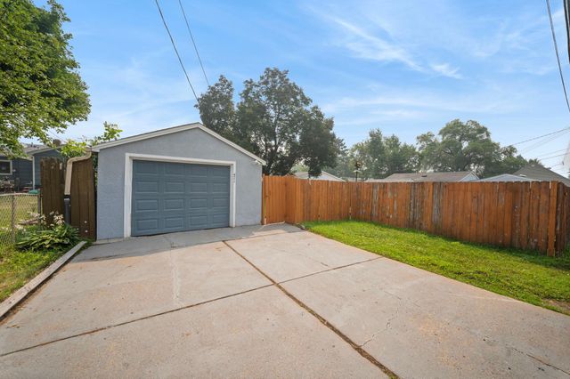 471 White Bear Avenue N, Saint Paul, MN 55106
