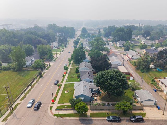 471 White Bear Avenue N, Saint Paul, MN 55106