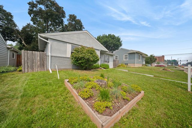 471 White Bear Avenue N, Saint Paul, MN 55106