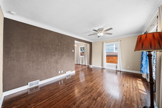 471 White Bear Avenue N, Saint Paul, MN 55106