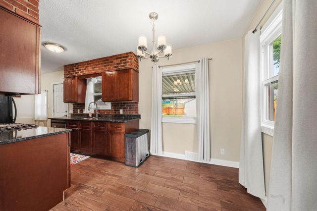 471 White Bear Avenue N, Saint Paul, MN 55106