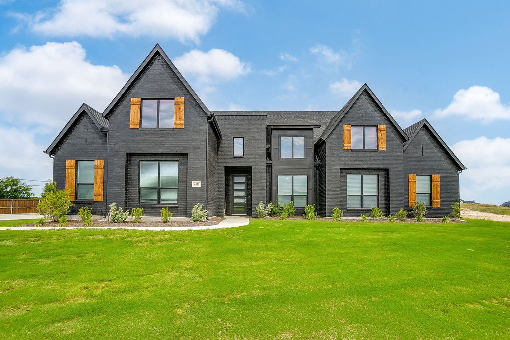 4511 MATADOR RANCH Court, Waxahachie, TX 75165