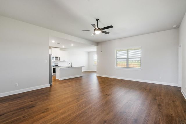 505 West Luna Blue LN, Jarrell, TX 76537