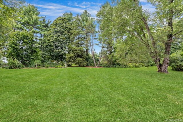 5 Spruce Pond Lane, Bedford, NY 10506