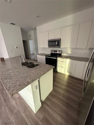 5008 Idaho LN, Labelle, FL 33935