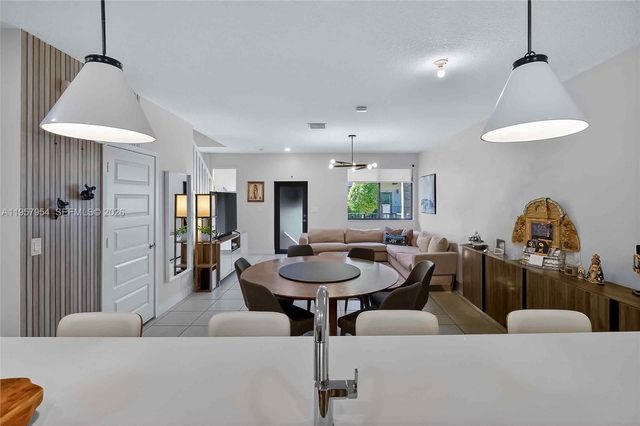 4655 NW 83rd Path, Doral, FL 33166