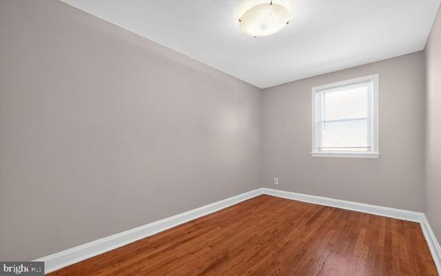60 S HAWTHORNE RD, Middle River, MD 21220
