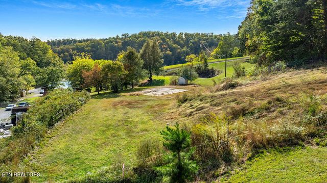 1009 Franklin Lane, Sevierville, TN 37876