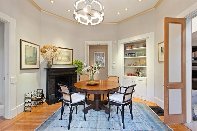 32 Hawthorn St 1, Cambridge, MA 02138