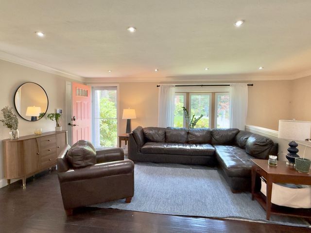 31 Childs St, Barnstable, MA 02632