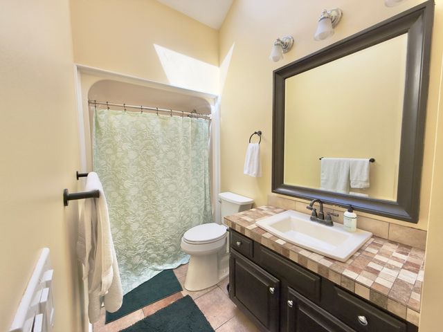 31 Childs St, Barnstable, MA 02632