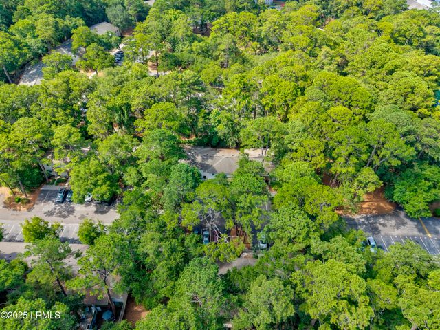 400 William Hilton Pkwy Apt 110, Hilton Head Island, SC 29926