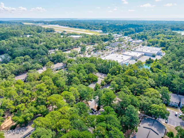 400 William Hilton Pkwy Apt 110, Hilton Head Island, SC 29926