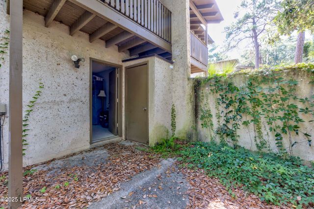 400 William Hilton Pkwy Apt 110, Hilton Head Island, SC 29926