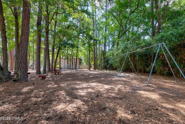 400 William Hilton Pkwy Apt 110, Hilton Head Island, SC 29926