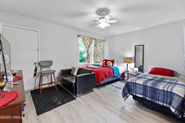 400 William Hilton Pkwy Apt 110, Hilton Head Island, SC 29926