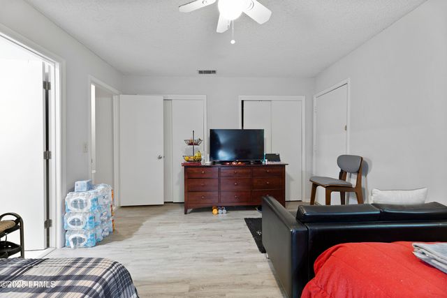 400 William Hilton Pkwy Apt 110, Hilton Head Island, SC 29926