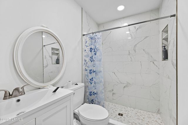 400 William Hilton Pkwy Apt 110, Hilton Head Island, SC 29926