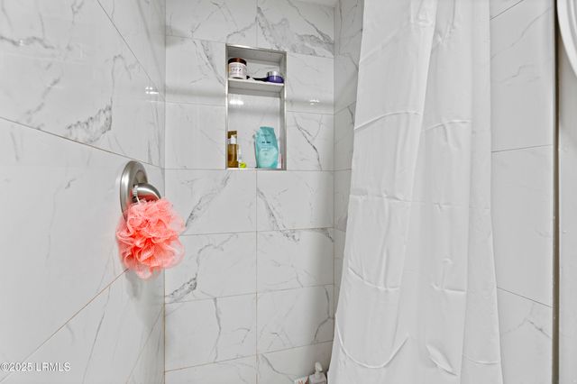 400 William Hilton Pkwy Apt 110, Hilton Head Island, SC 29926