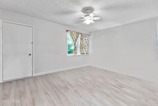 400 William Hilton Pkwy Apt 110, Hilton Head Island, SC 29926