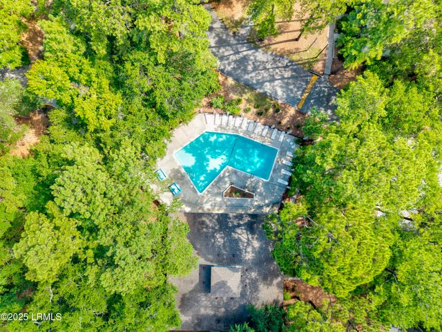 400 William Hilton Pkwy Apt 110, Hilton Head Island, SC 29926