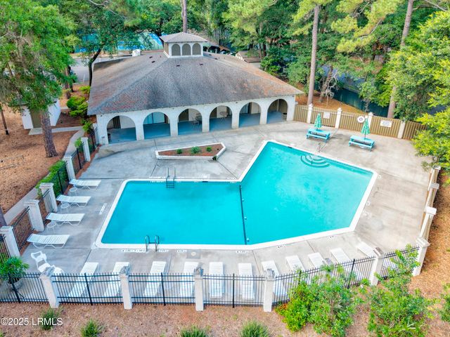 400 William Hilton Pkwy Apt 110, Hilton Head Island, SC 29926