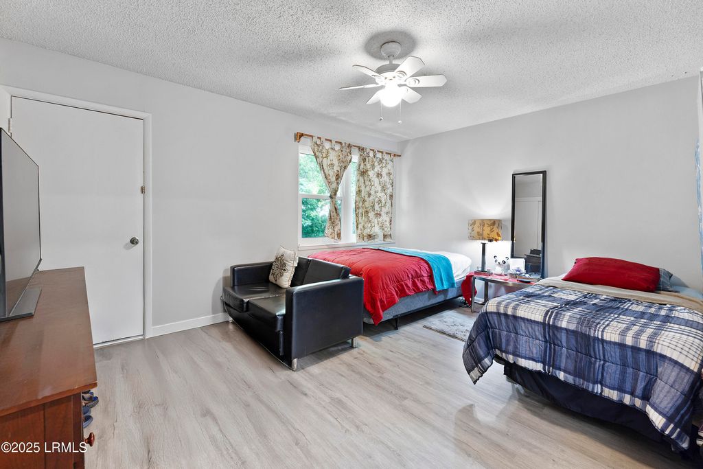 400 William Hilton Pkwy Apt 110, Hilton Head Island, SC 29926