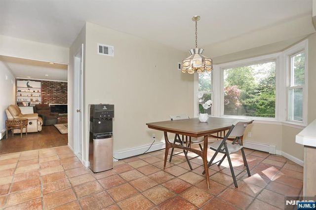 544 Hague Court, Oradell, NJ 07649