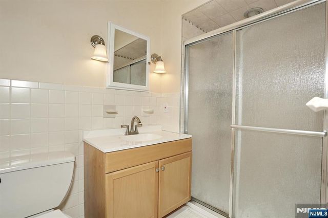 544 Hague Court, Oradell, NJ 07649