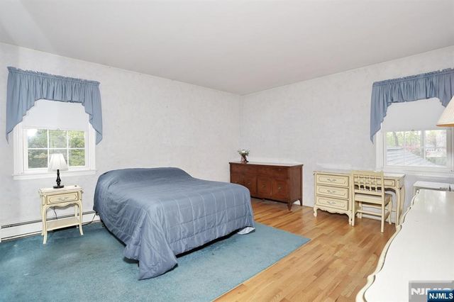 544 Hague Court, Oradell, NJ 07649