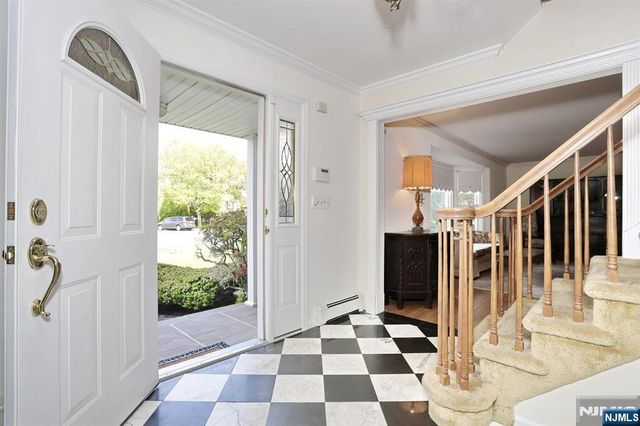 544 Hague Court, Oradell, NJ 07649